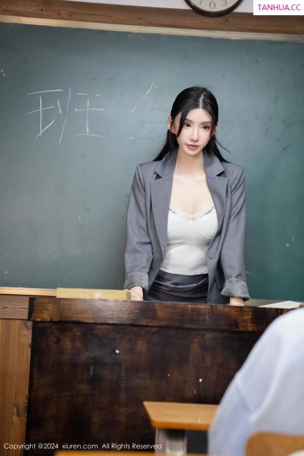 周于希dummy  [XiuRen]高清写真图 2024.03.08 No.8204 周于希Sally 美腿黑丝第32张图片